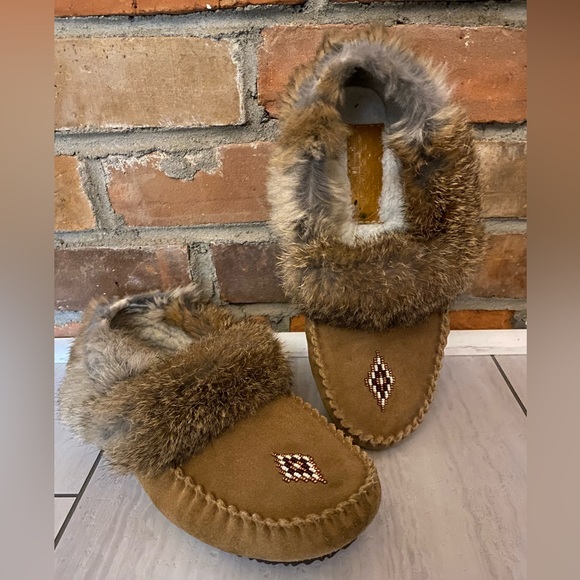 Manitobah Mukluks Shoes - MANITOBAH MUKLUKS street moc moccasins in oak brown size 9